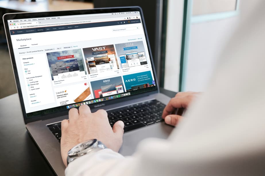 Landing page vs home page: What’s the difference?